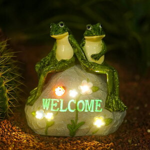 �K�[�f�����C�gLED�\�[���[���C�g �\�[���[�p���[ Nacome Solar Garden Outdoor Statues Frog with Succulent and 7 LED Lights - Lawn Decor for Patio, Balcony, Yard Ornament - Unique Housewarming Gifts �y���s�A���i�z