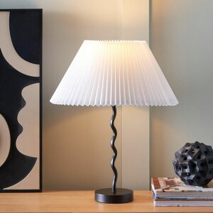 �T�t�@���B�� safavieh �e�[�u�������v �T�t�@�r�� �T�t�@���B�A SAFAVIEH Lighting Collection Tali Black & White Pleated Shade 22-inch Table Lamp for Bedroom, Living Room, Home Office, Desk, Nightstand (LED Bulb Included) �y���s�A