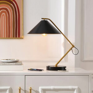 �T�t�@���B�� safavieh �e�[�u�������v �T�t�@�r�� �T�t�@���B�A SAFAVIEH Lighting Collection Moseby Black/Brass 21-inch Table Lamp with USB Charging Port (LED Bulb Included) �y���s�A���i�z