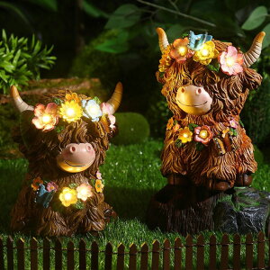�K�[�f�����C�gLED�\�[���[���C�g �\�[���[�p���[ Colingmill 2 Pack Highland Cow Solar Lights Highland Cow Resin Garden Highland Cow Statue Solar Outdoor Decor with Flower Decoration for Patio, Yard and Gift for Mom, Highland Cow Love �y