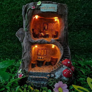�K�[�f�����C�gLED�\�[���[���C�g �\�[���[�p���[ MARYTUMM Solar Light Fairy Tree House - Fun Natural Figurine Sculpture with Solar LED Lights for Indoor Outdoor Art Decorations, Patio Yard Lawn Ornaments Gift �y���s�A���i�z
