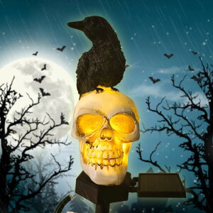 �K�[�f�����C�gLED�\�[���[���C�g �\�[���[�p���[ QH & Garden Halloween Outdoor Decoration Solar Lights, Waterproof Ghost Lights, Skull Solar Garden Statue with Black Crow on Skull, Skeleton Stakes with LED, Stunning Halloween Decorat �y