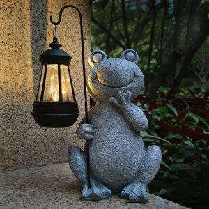 �K�[�f�����C�gLED�\�[���[���C�g �\�[���[�p���[ VIOYOUNS Frog Solar Garden Statues,Resin Frog Figurine Decorations with Solar Lights Lantern, Outdoor Garden Decor Art for Lawn,Yard, Unique Housewarming Gift for Women Mom Grandma �y��