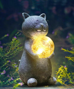 �K�[�f�����C�gLED�\�[���[���C�g �\�[���[�p���[ Tiejiajiang Solar Cat Statue Garden Decor - Cat Lover Gifts, with Gazing Solar LED Lights Ball Cats Decoration for Garden Yard Patio Lawn Balcony - Gifts for Mom Grandma (Gray) �y���s