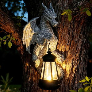 �K�[�f�����C�gLED�\�[���[���C�g �\�[���[�p���[ Garden Statues Tree Hugger Dragon - Halloween Dragon Statue Solar Lights Outdoor Patio Wall Decor,Christmas& Mothers Day&Birthday Gifts for Grandma Mom Women,Ideas Arts Crafts Waterpro �y