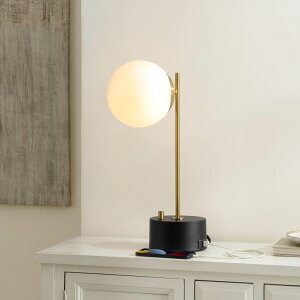 �T�t�@���B�� safavieh �e�[�u�������v �T�t�@�r�� �T�t�@���B�A SAFAVIEH Lighting Collection Ryu Modern Brass/Black Globe 21-inch Table Lamp with USB Charging Port, Ideal for Living Room, Bedroom, Nightstand, Home Office, Dorm (LED Bu 