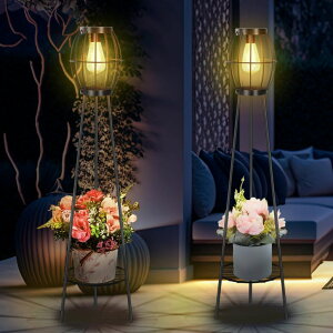 �K�[�f�����C�gLED�\�[���[���C�g �\�[���[�p���[ FQIIL 2 Pack Solar Lights Outdoor with Plant Stands, Solar Floor Lamp, Solar Powered Street Light Metal Tripod Deck Lights, Patio Decor for Garden Yard Pathway Driveway Porch �y���s�A