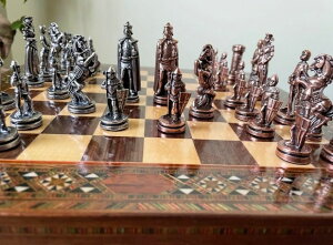 �`�F�X�Z�b�g Chess Set Historcal Crusaders Chessmen Hand Crafted Game Board Bronze Chess Figures Solid Inlaid Wood Chess Board Decorative Gift Idea for Dad, Husband, Anyone for Birthday �y���s�A���i�z