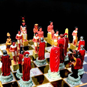 �`�F�X�Z�b�g Ancient Egyptian vs Roman Chess Set ? 14.5 Handmade Wooden Board & Hand-Painted Historical Pieces | Luxury Gift for Husband, Dad or Collector �y���s�A���i�z