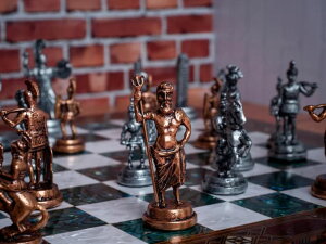 �`�F�X�Z�b�g Chess Set Historcal Mythology Chess Figures Hand Crafted Bronze Chess Figures Solid Inlaid Wood Chess Board Decorative Gift Idea for Dad, Husband, Anyone for Birthday, Anniversary �y���s�A���i�z