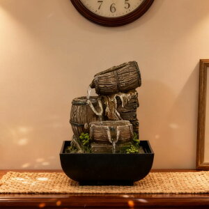 ��� ���� ��̃I�u�W�F �e�[�u���g�b�v�t�@�E���e�� �C���e���A���� BIASUNS Vintage Indoor Tabletop Waterfall Fountain with Resin Antique Wooden Bucket & Warm Light, Zen Water Feature for Home Office Desk Decor �y���s�A���i