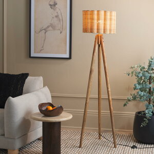 �T�t�@���B�� safavieh �e�[�u�������v �T�t�@�r�� �T�t�@���B�A SAFAVIEH Home Collection Nalani Coastal Natural Cane Solid Wood 63-inch Tripod Floor Lamp (LED Bulb Included) �y���s�A���i�z