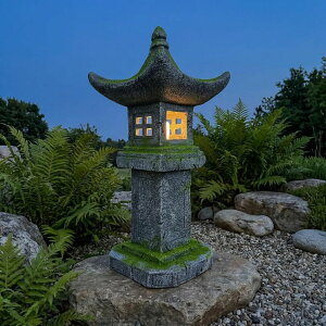 �K�[�f�����C�gLED�\�[���[���C�g �\�[���[�p���[ GRASOLAR Japanese Pagoda Statue Solar-Powered LED Light Moss-Covered Retro Miniature Tower Lantern Garden Decoration Figurines Solar Lamp Outdoor Asian Decoration Zen Courtyard Landsca �y
