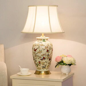 �T�t�@���B�� safavieh �e�[�u�������v �T�t�@�r�� �T�t�@���B�A SANDYHA White 27 Flower and Bird Ceramics Table Lamp Chinoiserie Desk Lamp,Fabric Drum Shade,Gold Base, Tall Table Lamp Decor for Living Room Bedroom Bedside Office Coll 