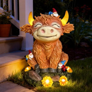 �K�[�f�����C�gLED�\�[���[���C�g �\�[���[�p���[ Foreby Solar Highland Cow Garden Statue with Funny Gnomes Outdoor Decor,Cow Figurine with LED Lights Yard Art Decoration for Garden,Patio,Lawn-Unique Gift for Mom,Grandma �y���s�A��