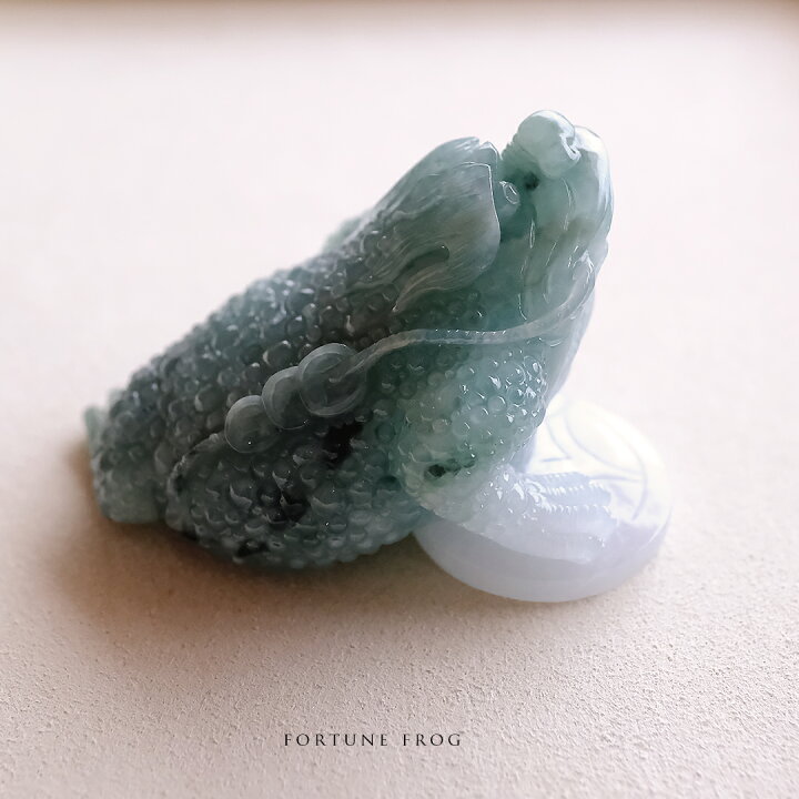 楽天市場】翡翠 (ヒスイ) 彫刻 置物 『FORTUNE FROG』 三本足蛙 