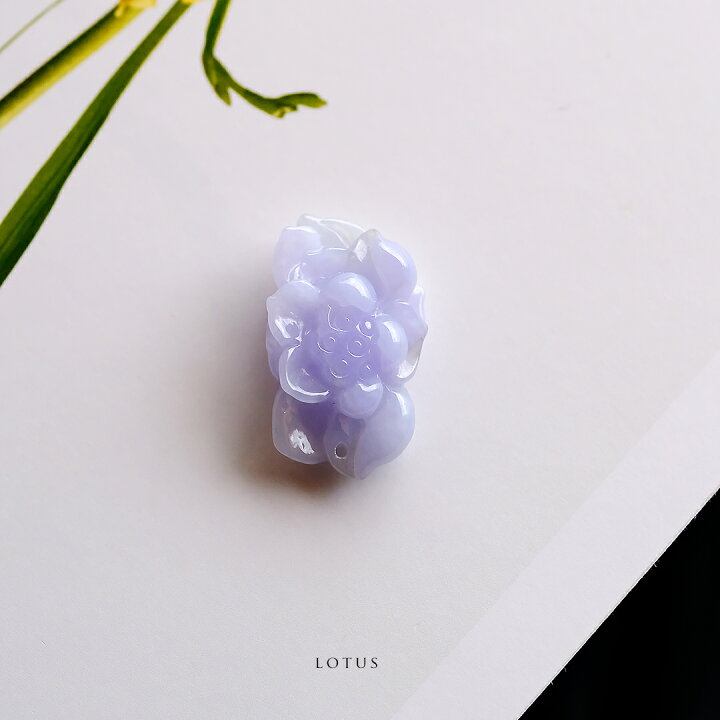 楽天市場】翡翠 (ひすい) 彫刻 ペンダントトップ 『LOTUS』 ラベンダー 