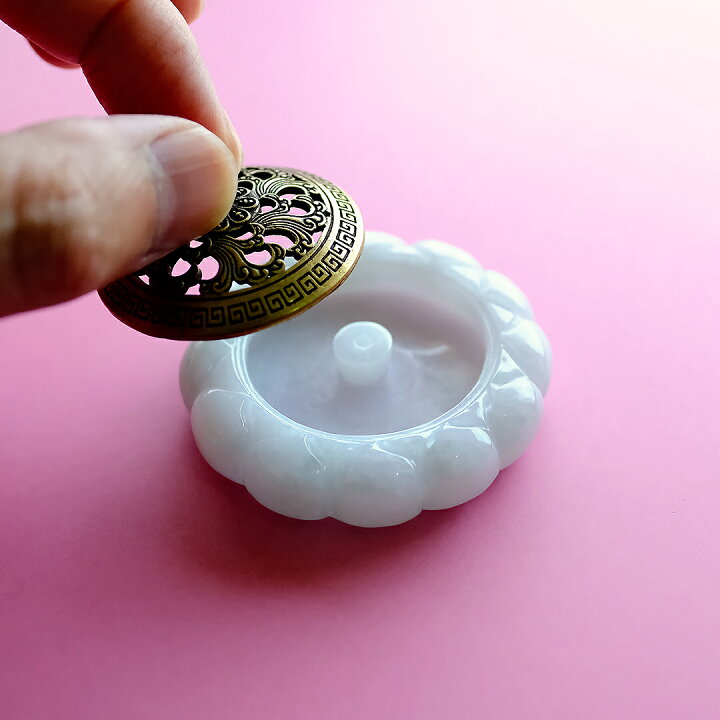 楽天市場】翡翠 (ヒスイ) 彫刻 置物 『LOTUS INCENSE BURNER』 香炉 お 