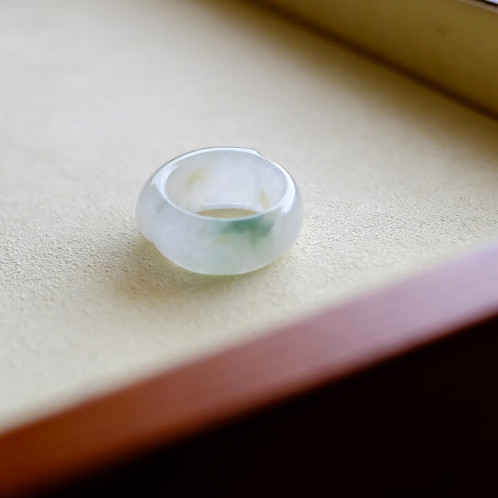 楽天市場】翡翠 (ヒスイ)くりぬきリング 『ICE SNOW WIDE RING』 (14.5 