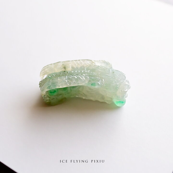 楽天市場】翡翠 (ヒスイ) 彫刻 ペンダントトップ『ICE FLYING PIXIU 