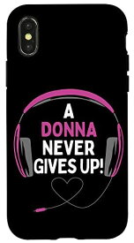 iPhone X/XS ゲーム用引用句「A Donna Never Gives Up」ヘッドセット パーソナライズ スマホケース