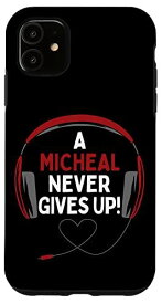 iPhone 11 ゲーム用引用句「A Micheal Never Gives Up」ヘッドセット パーソナライズ スマホケース