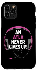 iPhone 11 Pro ゲーム用引用句「An Ayla Never Gives Up」ヘッドセット パーソナライズ スマホケース