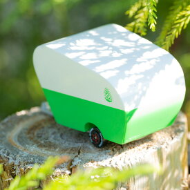 【7%OFFクーポン配布中!】ニューヨーク・ブルックリン発 Candylab(キャンディラボ) Pinecone Camper CND C479 トイカー ミニカー トレーラー 子供 木製 キャンプ 牽引 けん引 おうち遊び ジオラマ 海外 輸入 玩具 男の子 木のおもちゃ おしゃれ