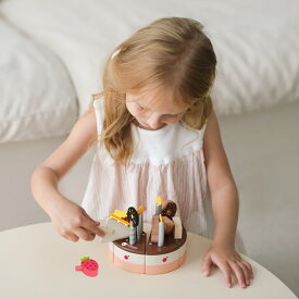 【4月★0と5のつく日限定ポイント5倍】 Classic World チョコレート ケーキ おままごと ごっこ遊び デザ−ト 木のおもちゃ 知育玩具 2歳 想像力 集中力 社会性 コミュニケーション CL50635