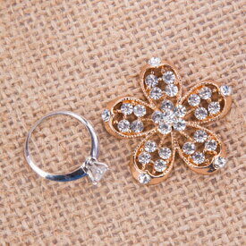 【デコパーツ】☆花 フラワー ゴールド クリスタルストーン☆アクセサリー パーツ デコ電 素材 携帯 電話 デコシール デコ電 下地 カバー ケース デコ 土台 携帯ケース デコケース キット ラインストーン デコ