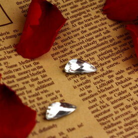 デコ ストーン 羽型 クリスタル 19×8MM 【高品質ガラスストーン】デコ用 多面カットでビジューの様な輝き！キラキラ☆デコのハンドメイド(デコ電 スマホケース iPhoneケース アクセサリー等のワンポイントに最適)