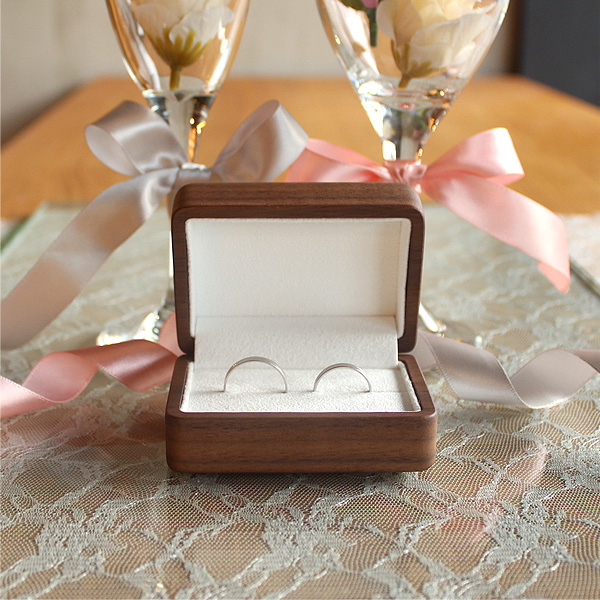 ■【名入れ・ギフトボックス対応】二人の指輪・プロポーズを引き立てる木製ペアリングケース「Pair Ring Case」ブライダル エンゲージリング  婚約指輪 結婚指輪 | 木香屋