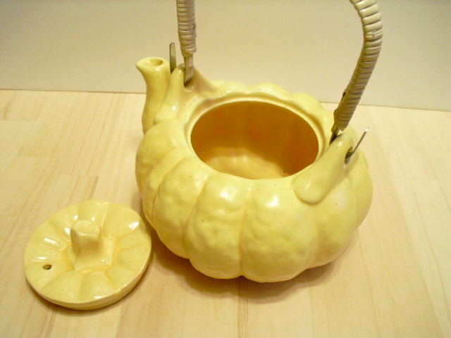 直火OK！耐熱土瓶 かぼちゃ 常滑焼 日本製　黄色 | MOM kitchen