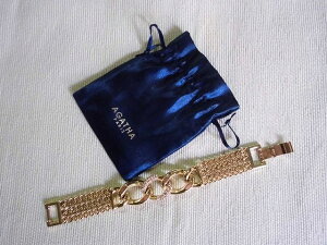 tX@p@Agatha(AK^j uXbg{