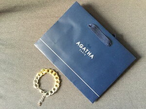 tX@p@AgathaiAK^j uXbg