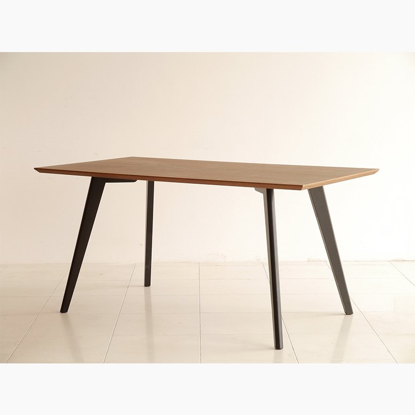 ダイニングテーブル カフェテーブル ウォールナット モダン 木製 おしゃれ カフェ FLUSS フルス 特典付 北欧