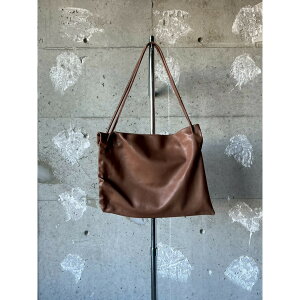 �_�S�iP10�{�I4/4(�y)20���`�^ GABRIELA COLL GARMENTS | �K�u���G�� �R�[�� �K�[�����c NO.131 LEATHER GATHERED CROSSED BAG BROWN (S9-131) 26SS 26�t�� �o�b�O ���U�[�o�b�O �N���X�o�b�O ���U�[ �M���U�[