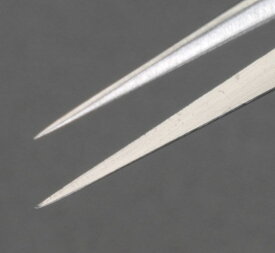 DUMONT(デュモント)　精密ピンセット　先端幅0.1mm　全長110mm