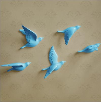 壁掛けオブジェ 飛ぶ小鳥 モダン 樹脂製 5個セット (ブルー) | モノッコ