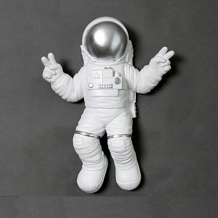 楽天市場 壁掛けオブジェ 宇宙飛行士 宇宙服 船外活動風 ピースサイン ホワイト シルバー 輸入インテリア雑貨モノッコ