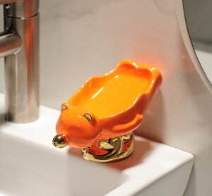 ソープディッシュ クマ 鼻から水切り 波風の土台 スタイリッシュ 陶器製 (オレンジ)