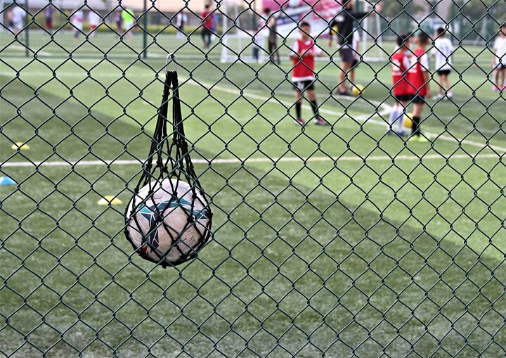 楽天市場 ボールネット スポーツ 球技 ボールバッグ サッカー フットサル バスケ バレーボール 持ち運び 網 ボール ホルダー ネット 保管用 収納ポーチ付き Monuso