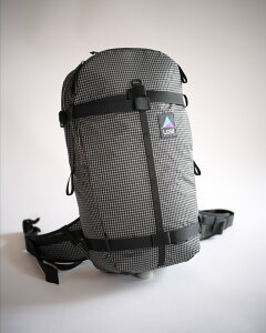 �}�E���e�����[�M�A�iMountain LOWGEAR�j�o���p�b�N�iBUM PACK�j�J���[:Black