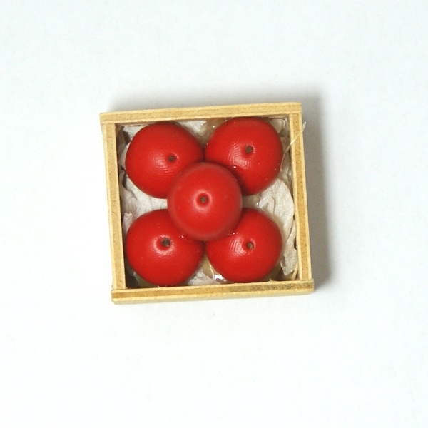 アイスタジオ ミニチュアパーツ 赤リンゴ（木箱）M4・約W33×D33×H33mm