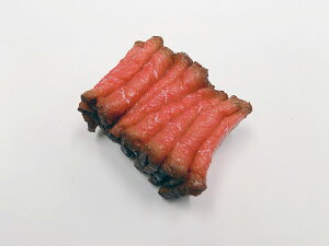 【 マグネット ローストビーフ 】 日本製 小物 食品サンプル おもしろ プレゼント かわいい おしゃれ ハンドメイド ポーチ バッグ 模型 フェイクフード フード 食べ物 パーツ 撮影 ぬい撮 ユ