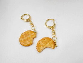 【 キーホルダー クラッカー 割れ】 日本製 小物 食品サンプル おもしろ プレゼント かわいい おしゃれ ハンドメイド ポーチ バッグ 模型 フェイクフード フード 食べ物 パーツ 撮影 ぬい撮 ユニーク Japan