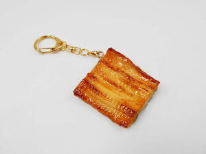 【 キーホルダー 焼き穴子 】 日本製 小物 食品サンプル おもしろ プレゼント かわいい おしゃれ ハンドメイド ポーチ バッグ 模型 フェイクフード フード 食べ物 パーツ 撮影 ぬい撮 ユニー