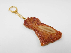 【 キーホルダー 骨付カルビ焼肉 】 日本製 小物 食品サンプル おもしろ プレゼント かわいい おしゃれ ハンドメイド ポーチ バッグ 模型 フェイクフード フード 食べ物 パーツ 撮影 ぬい撮