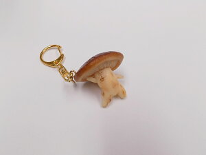 【 キーホルダー シイタケくん 】 日本製 小物 食品サンプル おもしろ プレゼント かわいい おしゃれ ハンドメイド ポーチ バッグ 模型 フェイクフード フード 食べ物 パーツ 撮影 ぬい撮 ユ