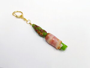 【 キーホルダー アスパラベーコン 】 日本製 小物 食品サンプル おもしろ プレゼント かわいい おしゃれ ハンドメイド ポーチ バッグ 模型 フェイクフード フード 食べ物 パーツ 撮影 ぬい
